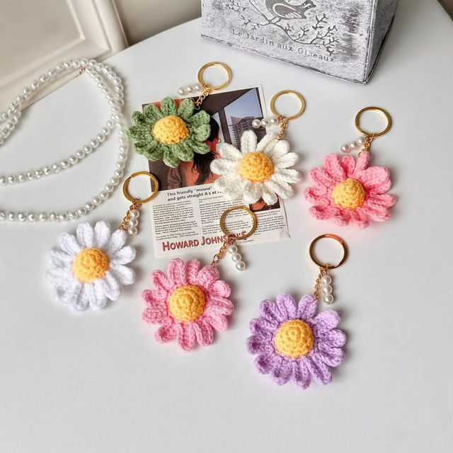 Daisy Crochet Pendant